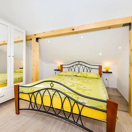 Zrilic Apartment *